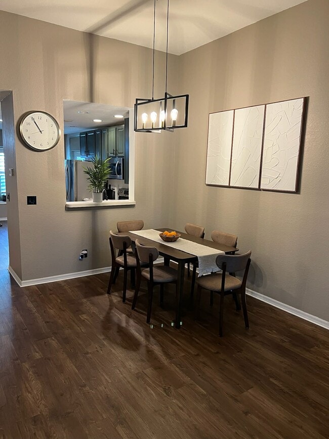 Building Photo - 7575 Meadow Lakes Dr