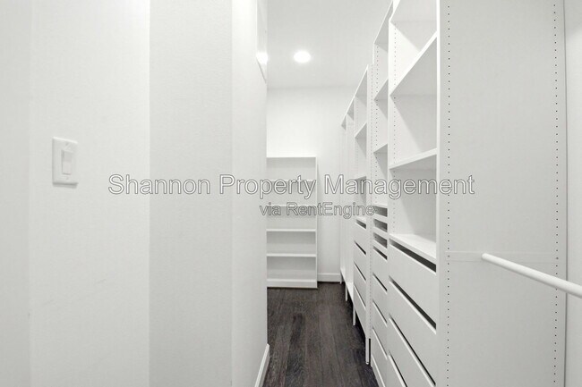 Building Photo - 849 Fisher St