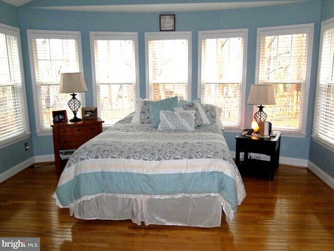 Building Photo - 2009 Willow Glen Ct