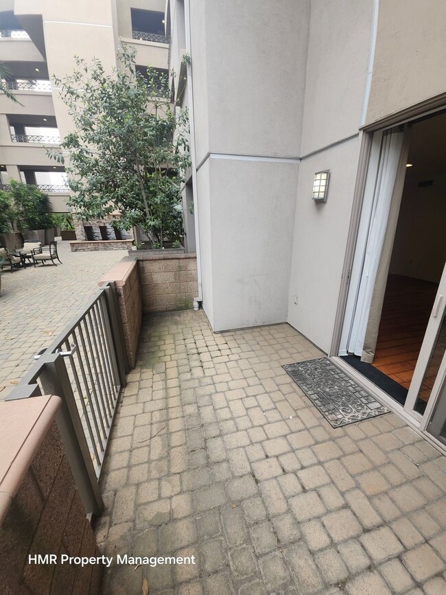 Building Photo - 2 bed 2.5 bath condominium at Lake at Waln...