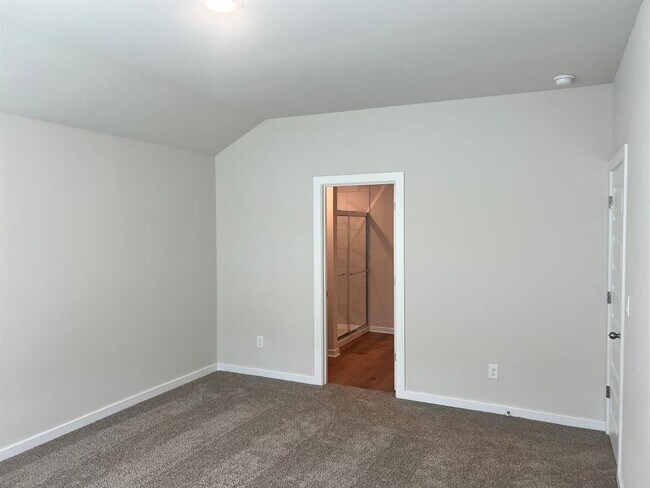 Building Photo - 2925 Firefly Dr