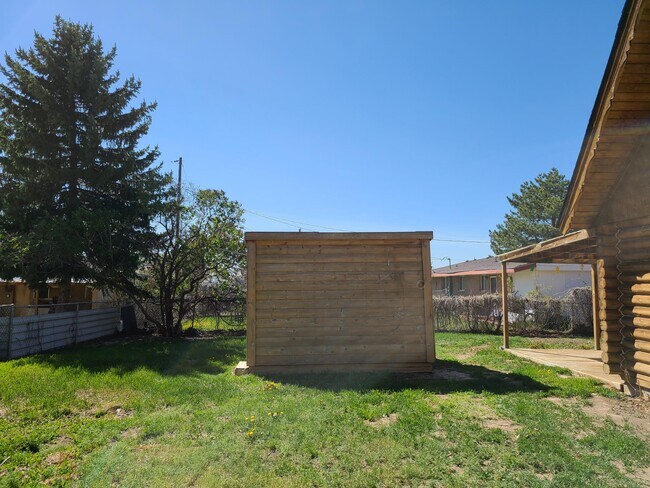 Building Photo - 15905 Ellis Ave