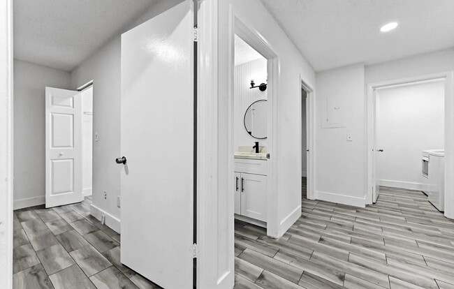 Building Photo - 1459 Summit Run Cir