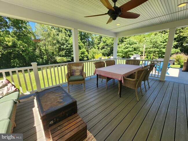 Building Photo - 3702 Blueberry Dr