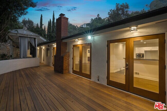 Building Photo - 2319 Outpost Dr