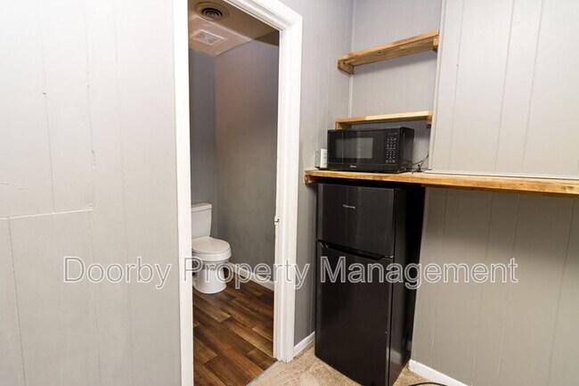 Building Photo - 1202 Duncan Ave