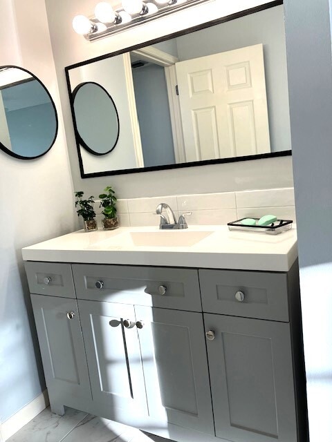 Master Bathroom - 317 Lake Evelyn Dr