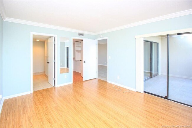 Building Photo - 4540 NE Sandpebble Trce