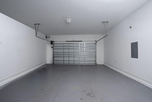 Building Photo - Modern 2 bedroom, 2 bath Townhouse with Bonus Room in the Laureate Park Community of Lake Nona.