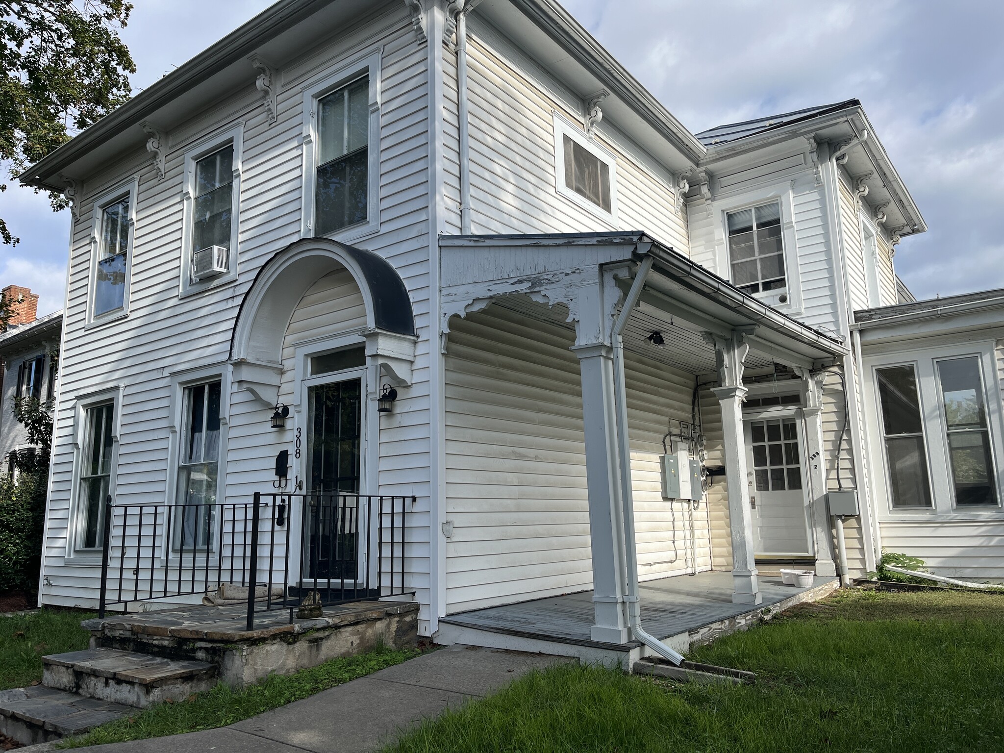 Building Photo - 308 W Boscawen St