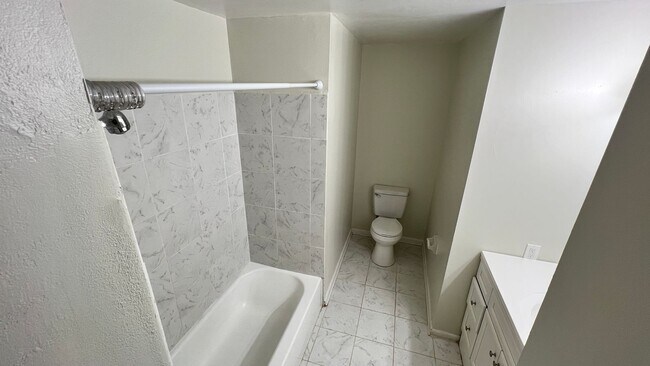 Building Photo - Beautiful 3 Bedroom, 1.5 Bathroom Home in Deland!!