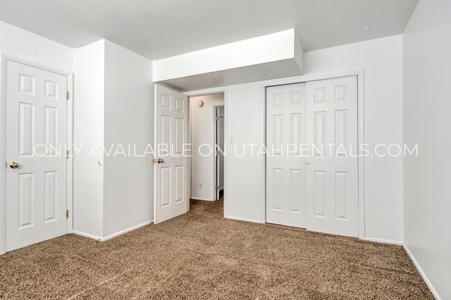 Building Photo - 187 S 300 W
