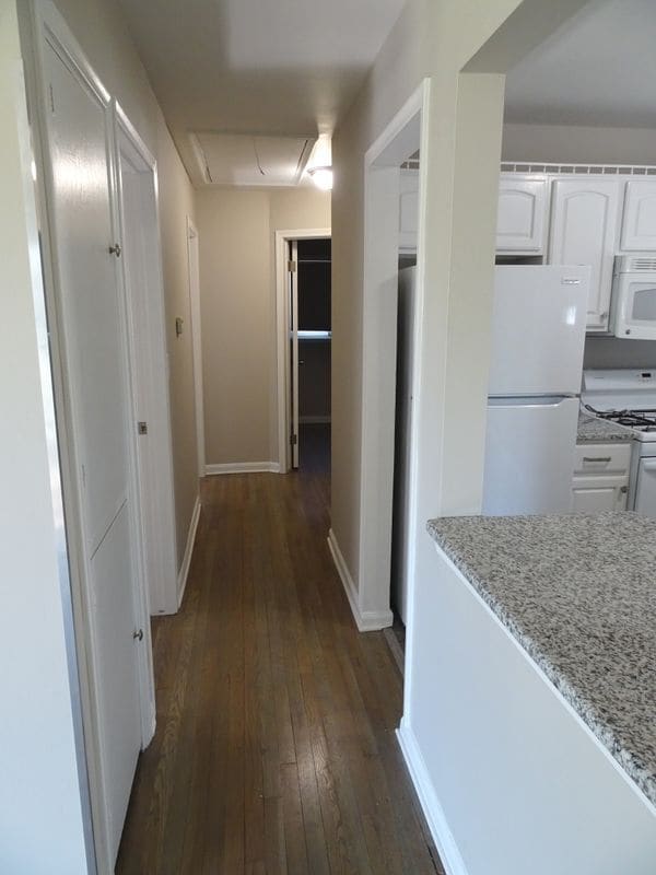 Building Photo - 28833 Hollywood