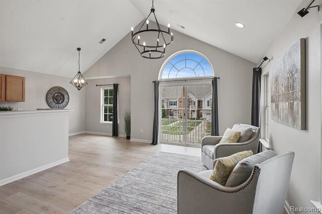 Building Photo - 606 Olde English Cir