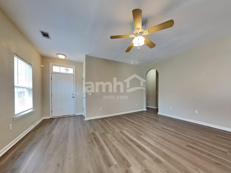 Building Photo - 30 Valley Oak Dr