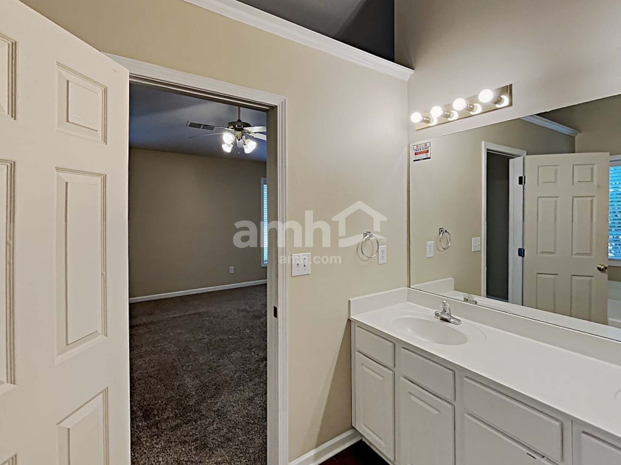 Building Photo - 3262 Millhollow Ter