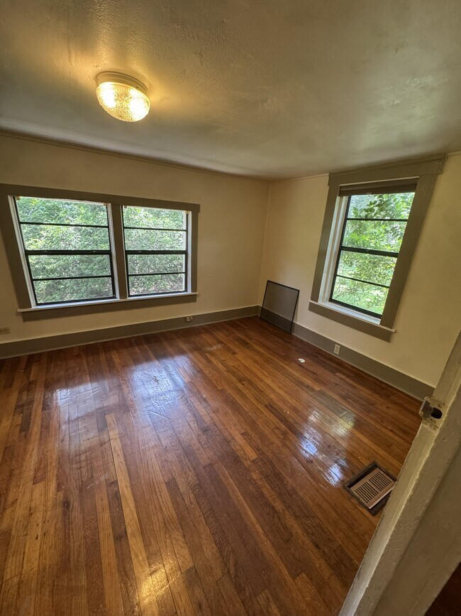Building Photo - 4025 SW 20th Dr