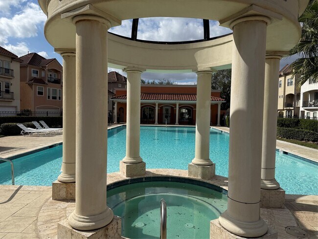 Building Photo - 7130 Laguna Villas