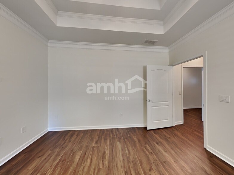 Building Photo - 3227 Hideaway Ln