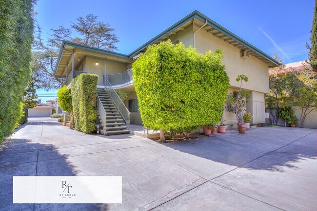 Building Photo - Fully Upgraded Spacious 3-Bedroom Unit in Prime Arcadia Location