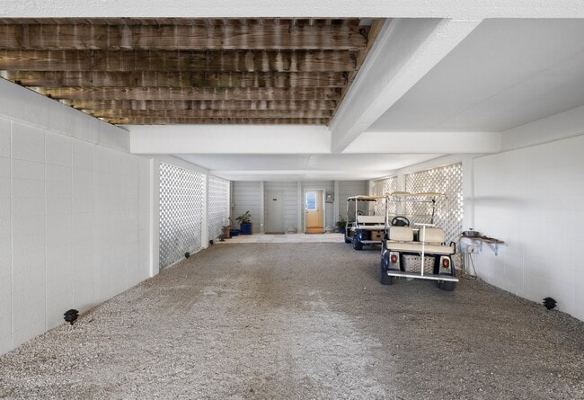 Building Photo - 264 Harbor Dr