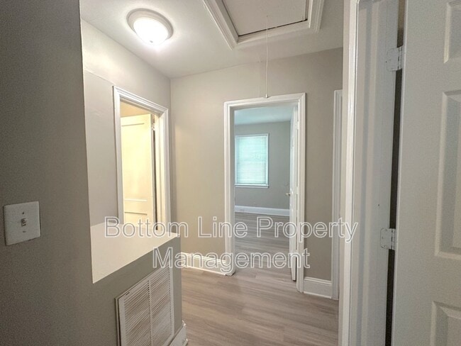 Building Photo - 2438 Columbus Cir
