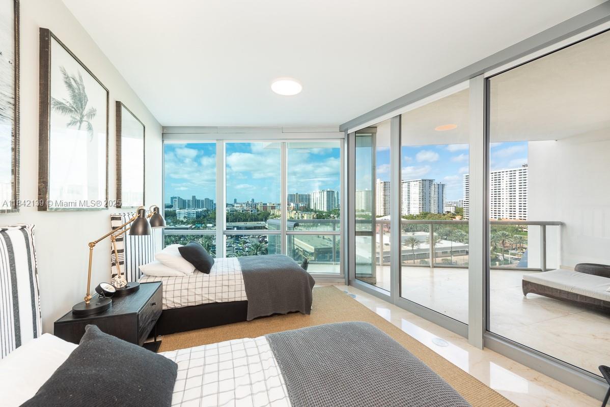 Building Photo - 17121 Collins Ave