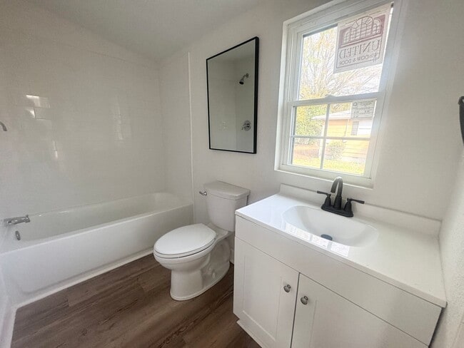 Building Photo - 801 Herrington Rd