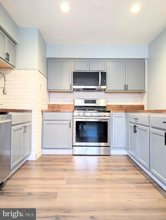 Building Photo - 3746 S Hereford Ln