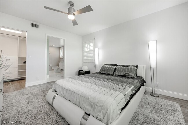 Building Photo - 7848 Emerald Cir