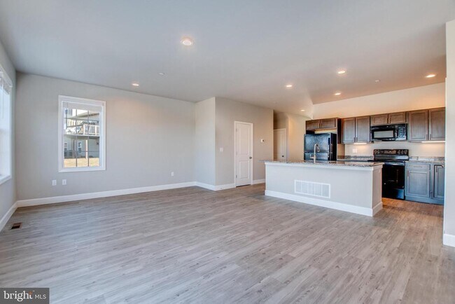 Building Photo - 6110 Sawgrass Ct
