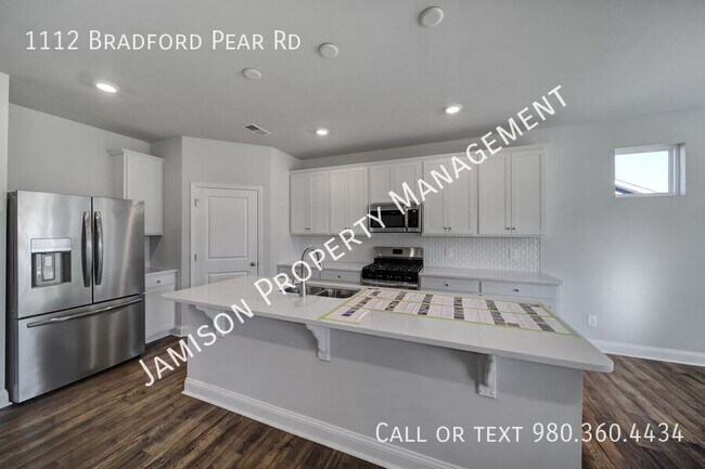 Building Photo - 1112 Bradford Pear Rd