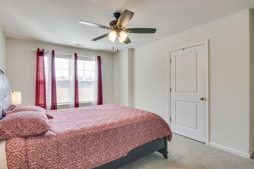 Building Photo - 970 Wolfpack Ct