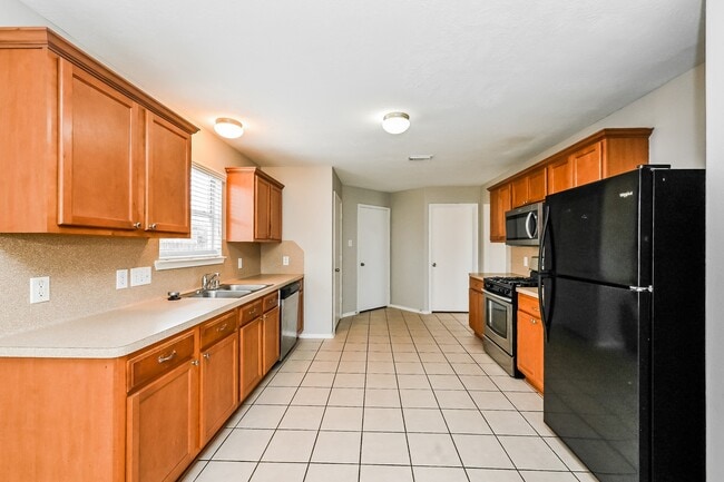 Building Photo - 4435 Sprangletop Ave