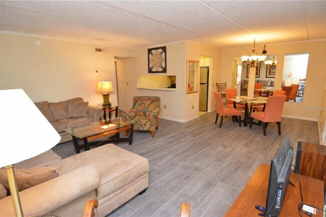 Building Photo - 12760 Indian Rocks Rd
