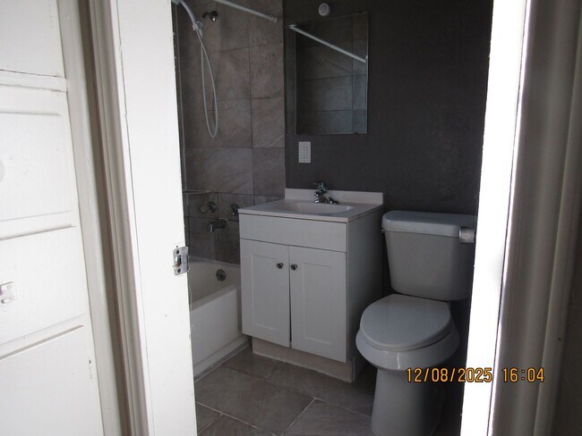 Building Photo - Very nice spacious home! No Carpet!