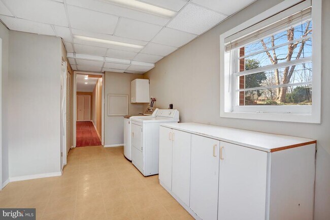 Building Photo - 7525 Salem Rd