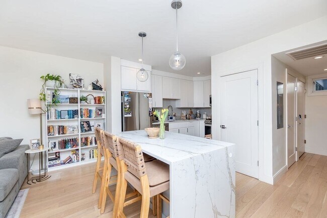 Building Photo - 69 Lubec St