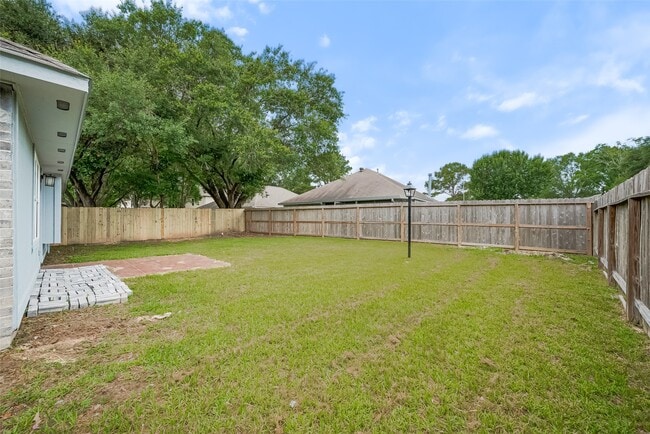 Building Photo - 2902 Secluded Dr