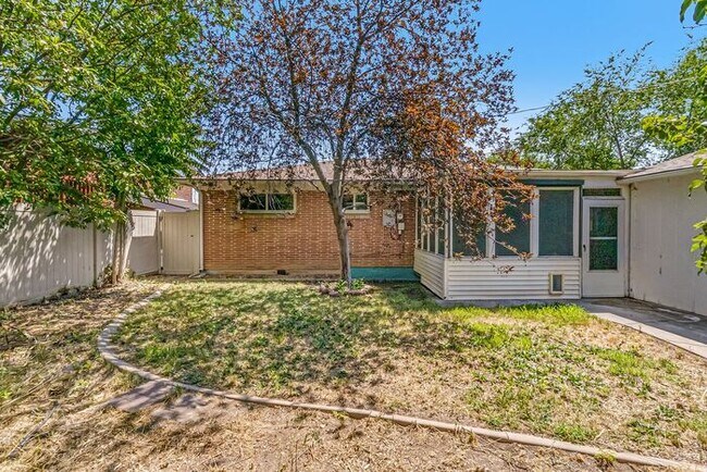 Building Photo - Charming 3-Bedroom Home Near CMU with Bonus Room