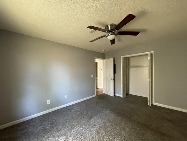 Building Photo - 4514 Bonnell Dr NW