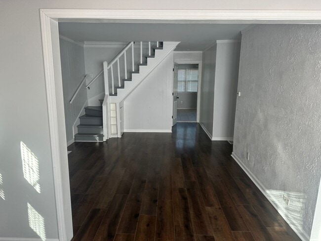 Building Photo - Awesome 2 bedroom house just outside Antioch!