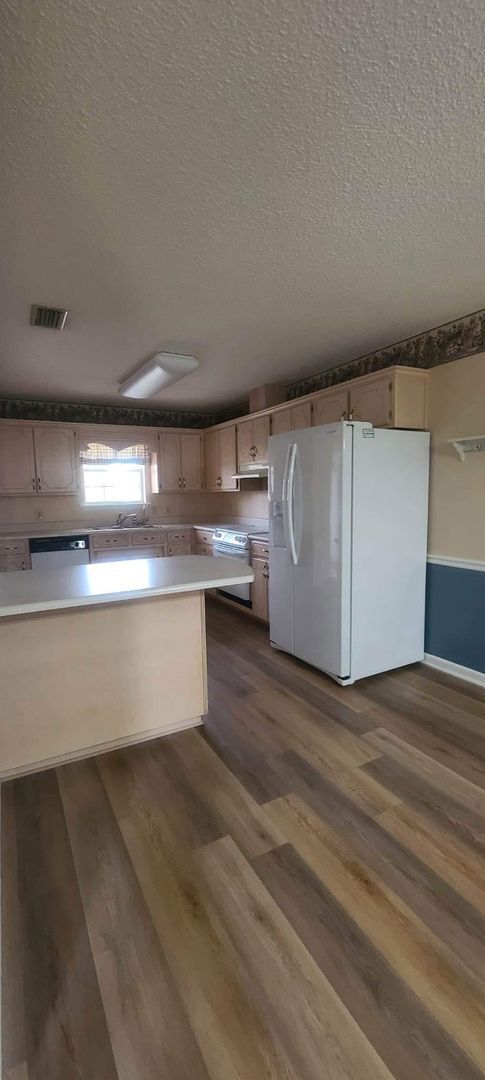 Building Photo - 3835 Cross Creek Trail