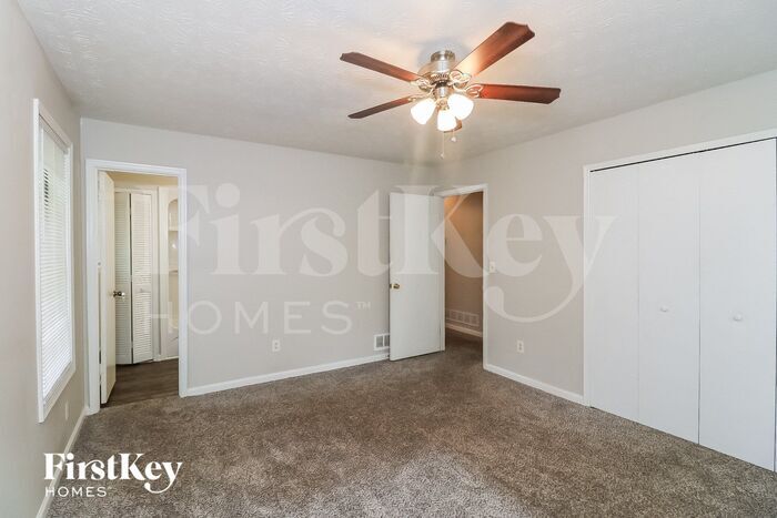 Building Photo - 2982 Valley View Cir