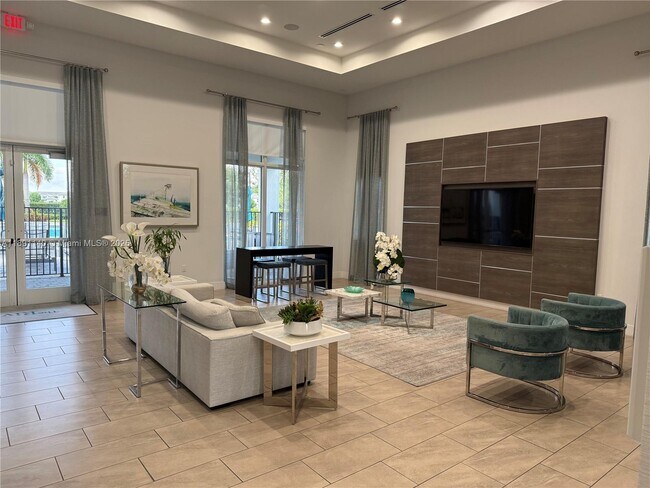 Building Photo - 1021 SE 27th Terrace