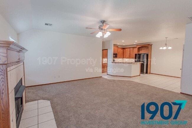 Building Photo - 923 SW 37th St