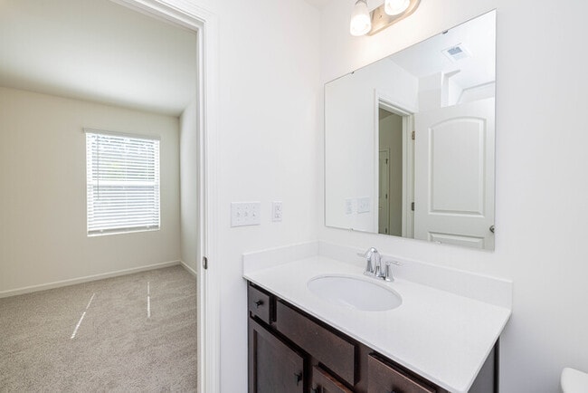 Building Photo - 2 BD Townhome Main Street Pineville -New Year's Special 1 Month Free!