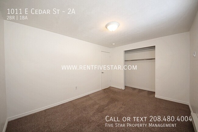 Building Photo - 1011 E Cedar St