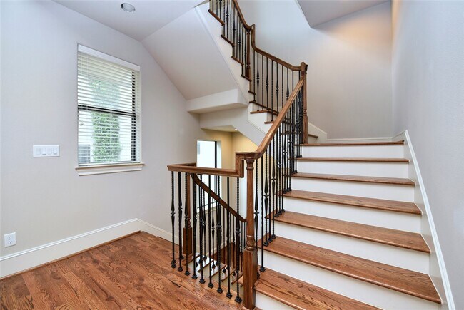 Building Photo - 5813a Kiam St