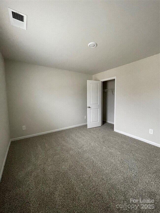 Building Photo - 110 Bird Dog Dr